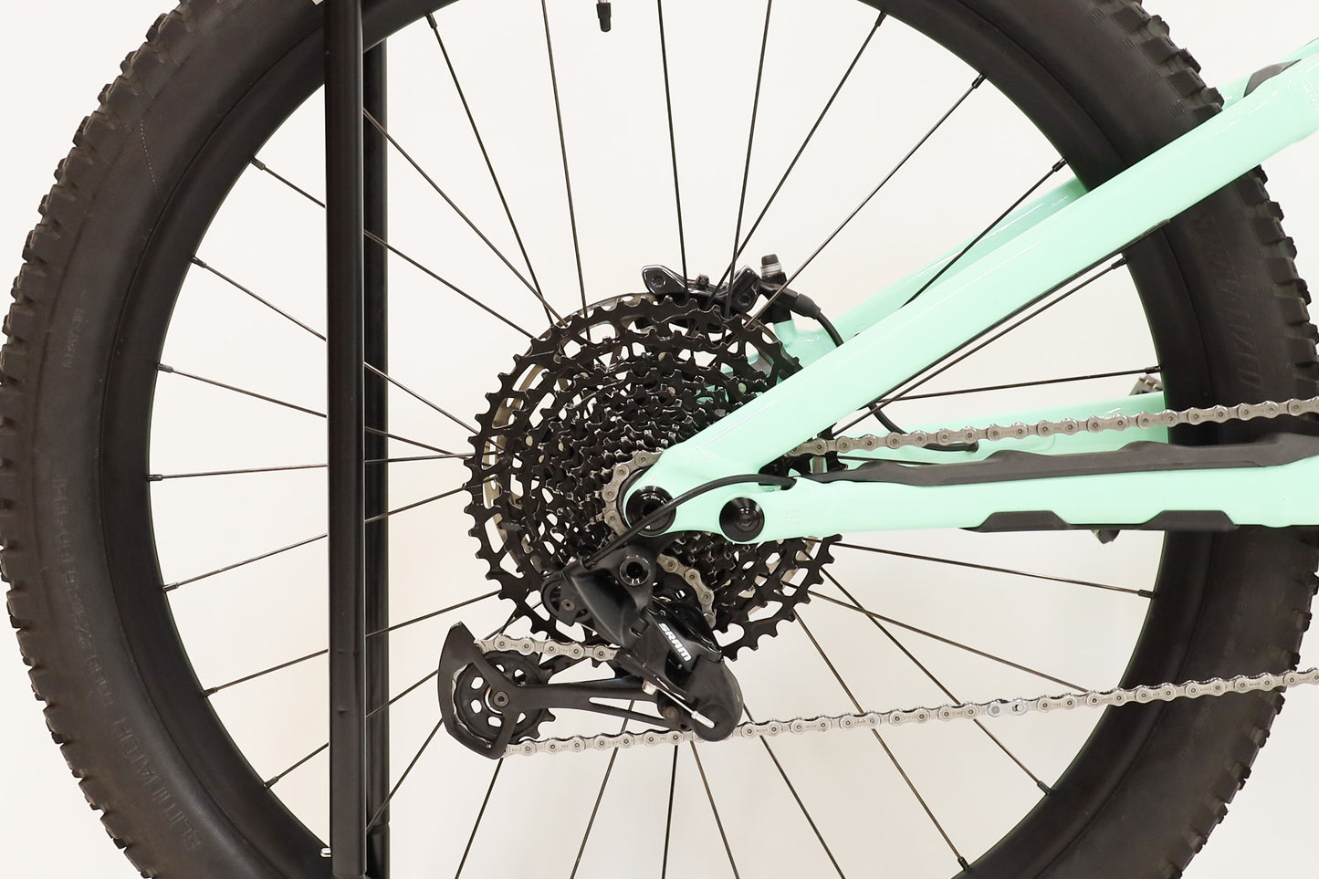 Levo Alloy